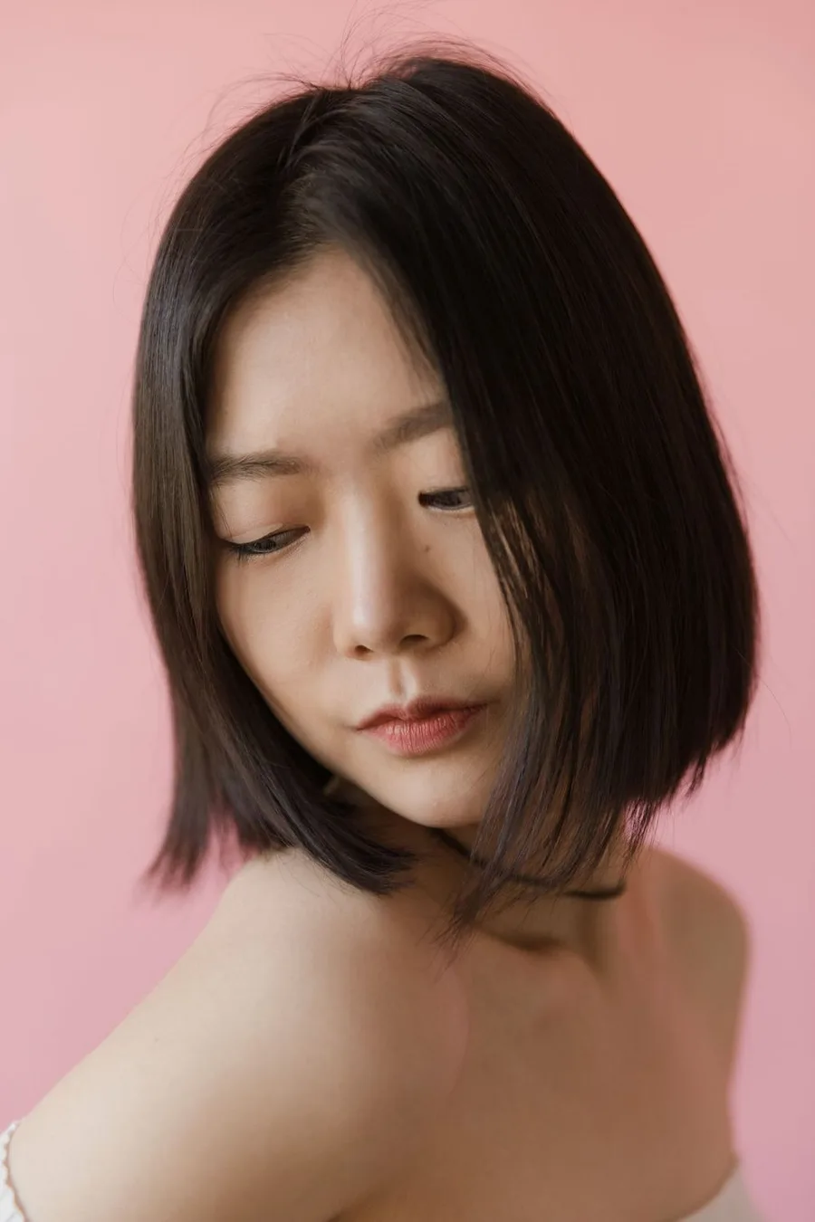 Side-part layered bob for flat hair